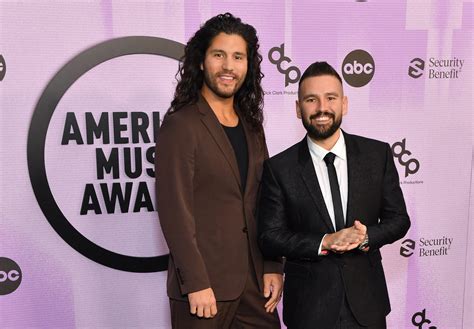 Dan + Shay Singer Shay Mooney Opens Up About。